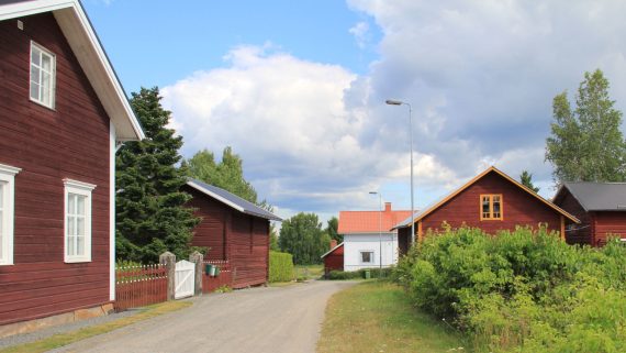 Ahlaisten kylä Porissa