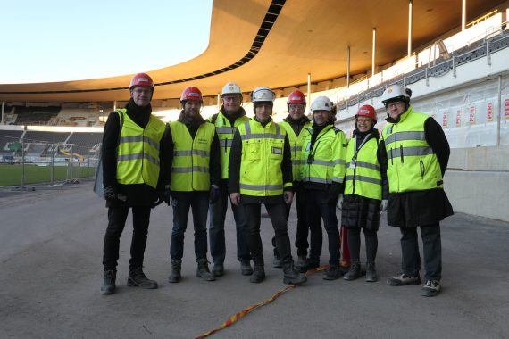 Arkkitehtisuunnittelun kansainväliseen työyhteenliittymään kuului stadion- ja korjaussuunnittelun asiantuntijoita